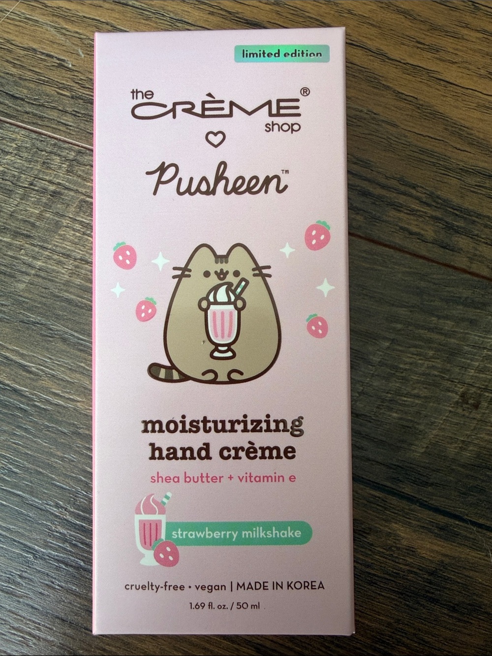 The Crème Shop Pusheen Strawberry Milkshake Moisturizing Hand Crème - Pink